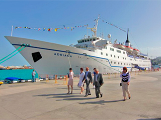 Турцию и Крым соединил паром Турцию и Крым соединил паром