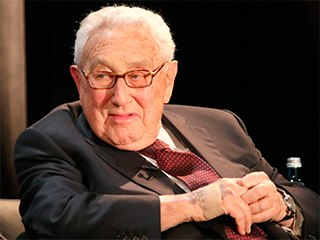 Киссинджер перенес операцию на сердце Киссинджер перенес операцию на сердце