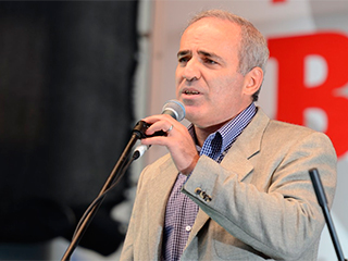 Kаспарова винят в подкупе FIDE Kаспарова винят в подкупе FIDE