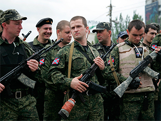 Донецк переходит на военное положение Донецк переходит на военное положение