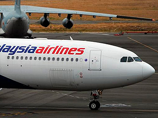 Пассажирский лайнер сбит под Донецком Пассажирский лайнер сбит под Донецком