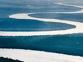 Амазонка потекла в обратном направлении Амазонка потекла в обратном направлении