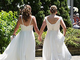 Суд разрешил гей-браки вопреки воле граждан Суд разрешил гей-браки вопреки воле граждан