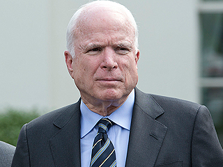 Маккейн назвал Обаму трусом Маккейн назвал Обаму трусом