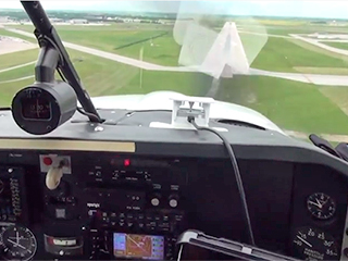 В Нью-Йорке разбился одномоторный самолет В Нью-Йорке разбился одномоторный самолет