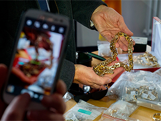 В ОАЭ преступники украли 30 кг золота В ОАЭ преступники украли 30 кг золота