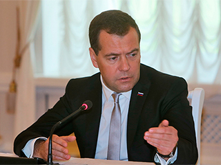 Медведев упростил жизнь беженцам из Украины Медведев упростил жизнь беженцам из Украины