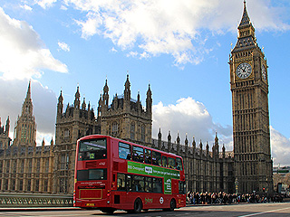 Британия игнорирует санкции против России Британия игнорирует санкции против России