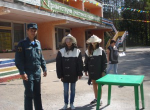 Сотрудники МЧС по Брянской области учили ребят правильной эвакуации