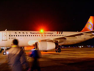 Пассажирский самолет рухнул на Тайване Пассажирский самолет рухнул на Тайване