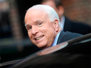 Маккейн назвал санкции против России шуткой Маккейн назвал санкции против России шуткой