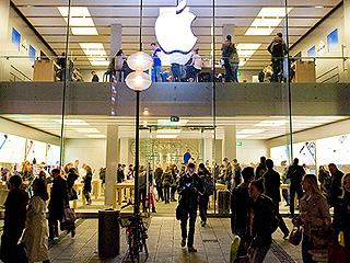 На Apple подали в суд 20 тысяч работников На Apple подали в суд 20 тысяч работников