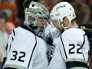 Американская пара подала в суд на НХЛ Американская пара подала в суд на НХЛ