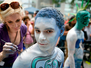 В США 40 моделей обнажились ради искусства В США 40 моделей обнажились ради искусства