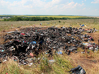 Киев уничтожает улики крушения Boeing Киев уничтожает улики крушения Boeing