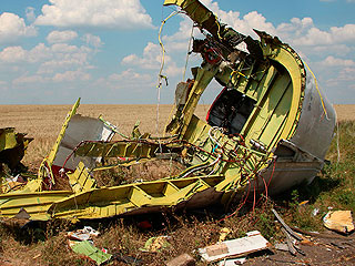 Киев приостановил бои в зоне падения Boeing Киев приостановил бои в зоне падения Boeing