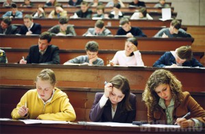 Около 120 недавних студентов не смогли найти в Брянске работу