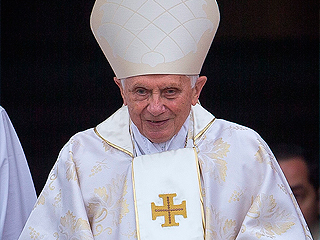 Папу призвали изгнать дьявола из Нетаньяху Папу призвали изгнать дьявола из Нетаньяху