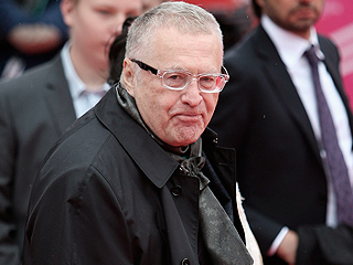 Жириновский попросился на военные сборы Жириновский попросился на военные сборы