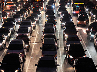 Европа встала в многокилометровых пробках Европа встала в многокилометровых пробках