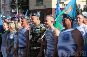 Более двух тысяч десантников отметили в Брянске свой праздник