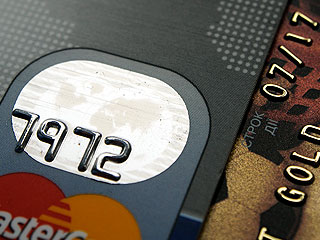 Зарплаты запретят выдавать наличными Зарплаты запретят выдавать наличными