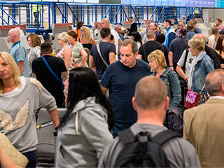 Кризис туризма делает людей заложниками Кризис туризма делает людей заложниками