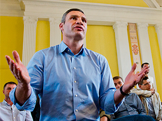 Кличко призвал киевлян топить дома дровами Кличко призвал киевлян топить дома дровами