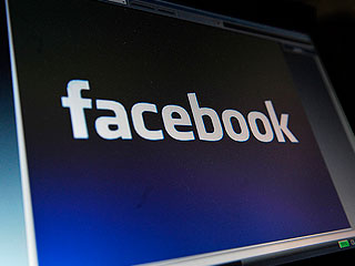 Facebook помогает незаконно пересечь границу Facebook помогает незаконно пересечь границу