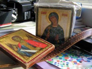 Трое мужчин промышляли в Брянской области кражами икон