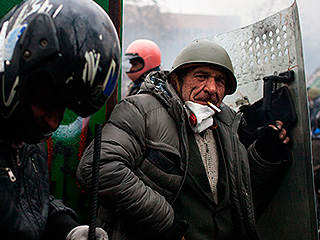 На Майдане начались новые погромы На Майдане начались новые погромы