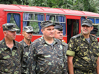 Украинские военные попросились в ополчение Украинские военные попросились в ополчение