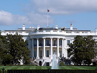 Ребенок проник за ограду Белого дома Ребенок проник за ограду Белого дома