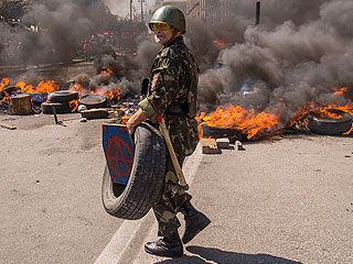 Активисты Майдана готовятся к штурму Активисты Майдана готовятся к штурму