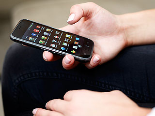 Журналистка украла телефон у министра Журналистка украла телефон у министра