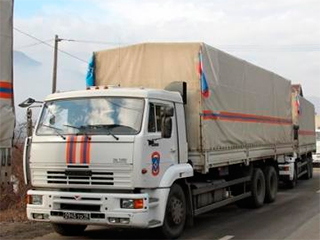 Киев развернет "КамАЗы" с гумпомощью Киев развернет "КамАЗы" с гумпомощью