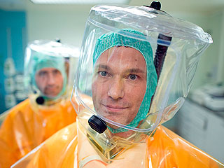 Опасность Эболы преуменьшают Опасность Эболы преуменьшают