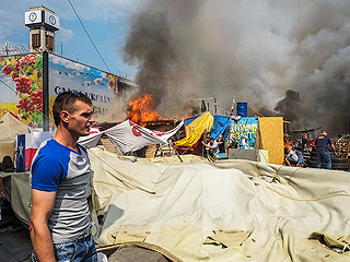 На Майдане избили украинских журналистов На Майдане избили украинских журналистов
