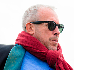 Макаревич оправдался за гастроли Макаревич оправдался за гастроли