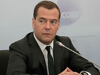 Медведев: Санкции продлятся недолго Медведев: Санкции продлятся недолго