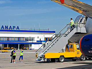 В Анапе пилотов пытались ослепить лазером В Анапе пилотов пытались ослепить лазером