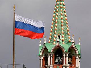 Россияне гордятся своим флагом Россияне гордятся своим флагом