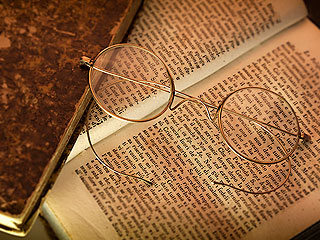 Чиновники оцифруют "книжные памятники" Чиновники оцифруют "книжные памятники"