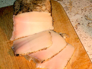 В Россию пытались ввезти контрабандное сало В Россию пытались ввезти контрабандное сало