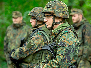 Украинских силовиков учат инструкторы НАТО Украинских силовиков учат инструкторы НАТО