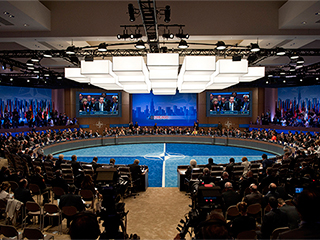 Саммит НАТО пройдет без участия России Саммит НАТО пройдет без участия России