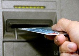 Навлинский таксист стащил у пассажирки банковскую карту