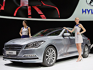 Стенд Hyundai на автосалоне в Москве Стенд Hyundai на автосалоне в Москве