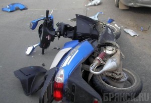 Двое на скутере попали в ДТП под Суражом
