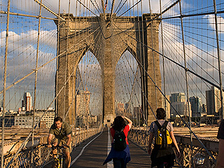 В Нью-Йорке мосты защитят от экстремалов В Нью-Йорке мосты защитят от экстремалов